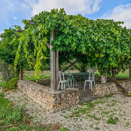 Feriehus Tranquil Escape In Cendrieux *